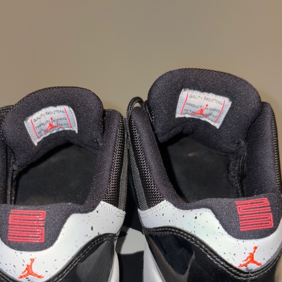 Jordan Black and White Sneakers Sleek Design - Picture 6 of 7